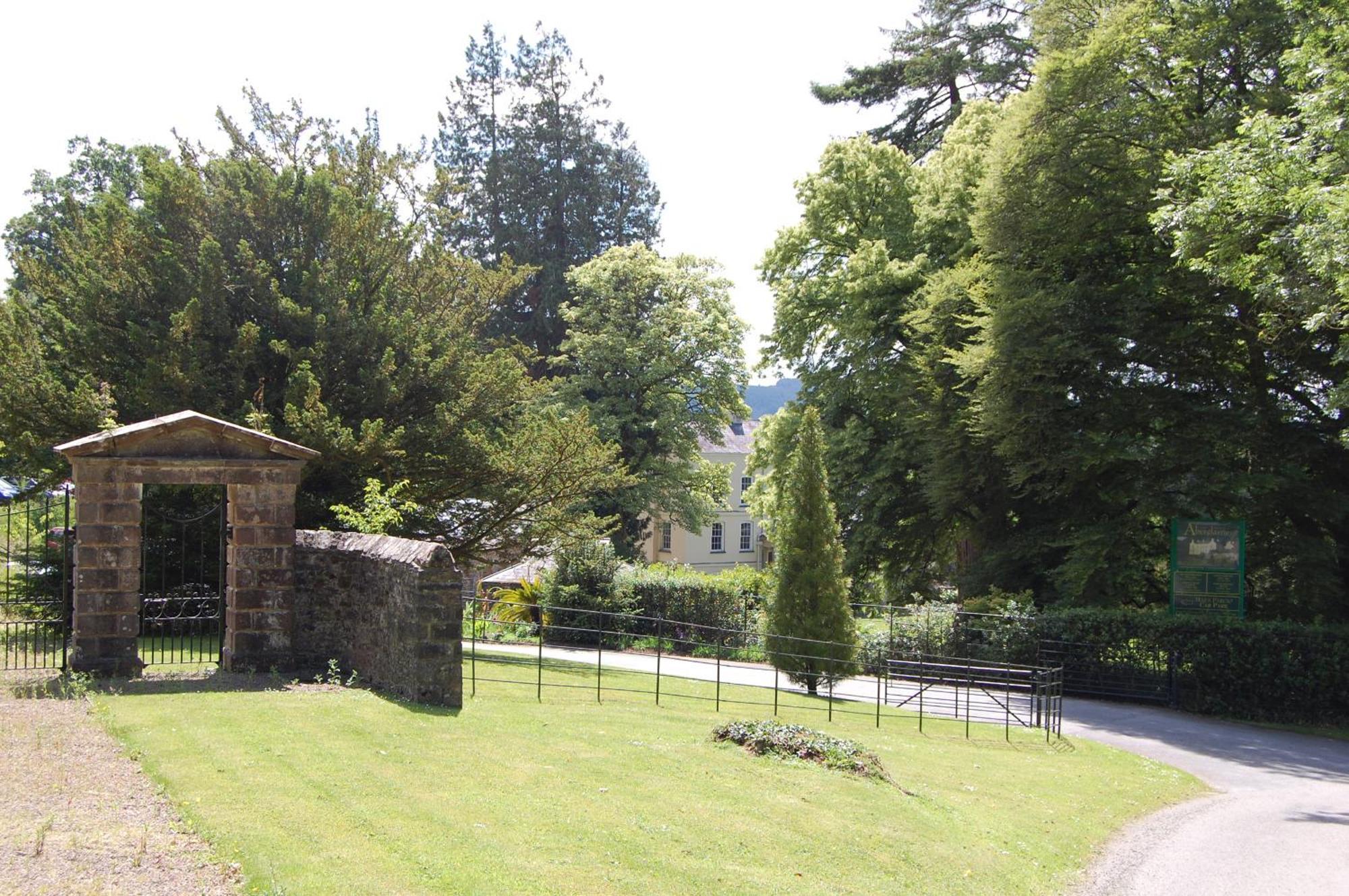 Dinefwr Cottage Carmarthen Bagian luar foto